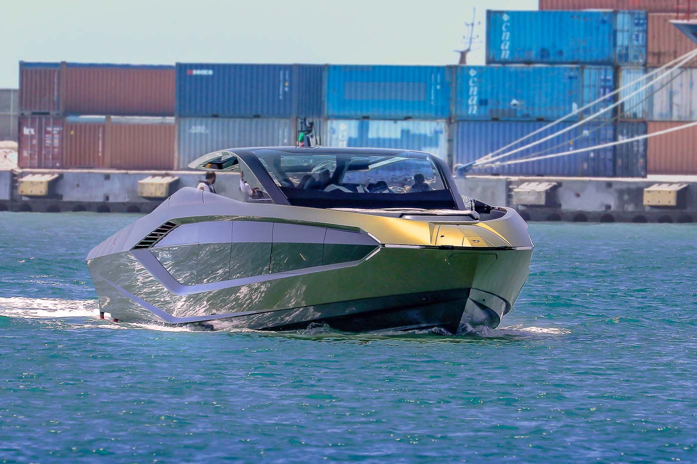 Lamborghinis Coolest Vehicle Is Not A Car But This 4000 Hp Super Yacht Tech Reactions News 9754