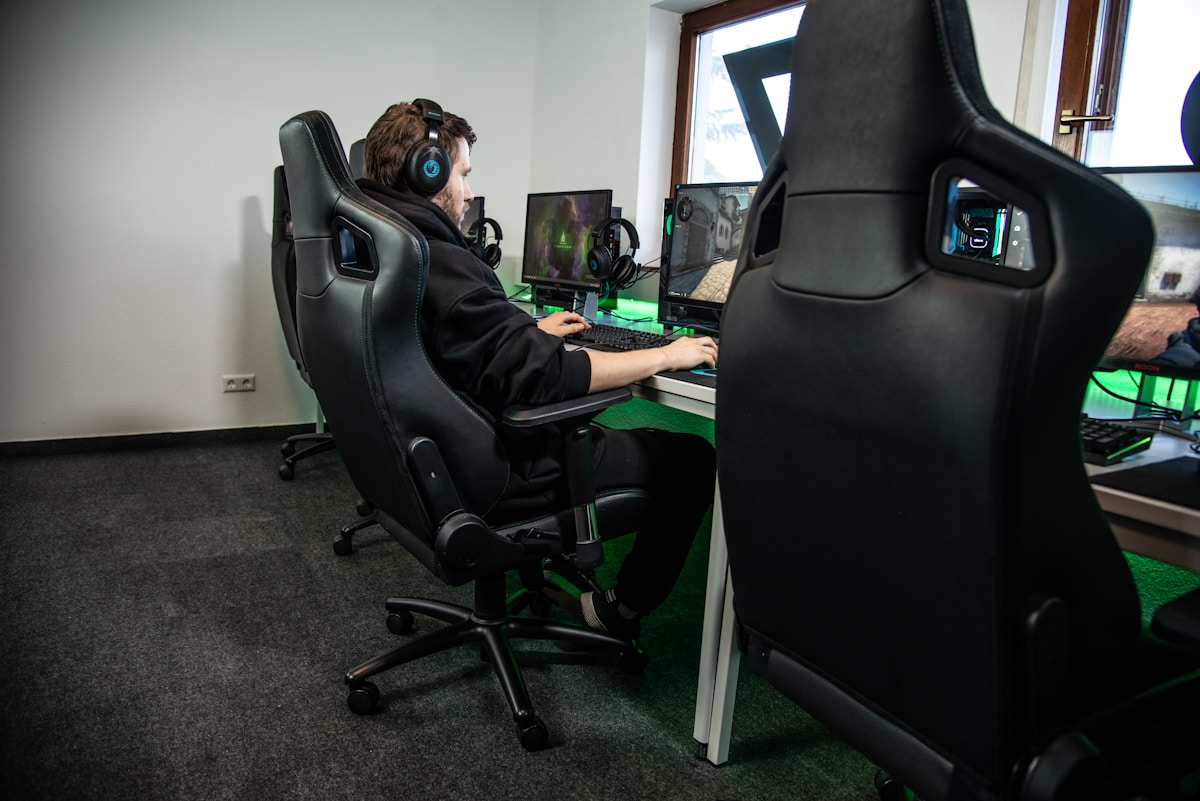 Best Gaming Chairs for Esports Under $300: 7 Seats That Won’t Wreck Your Back or Budget