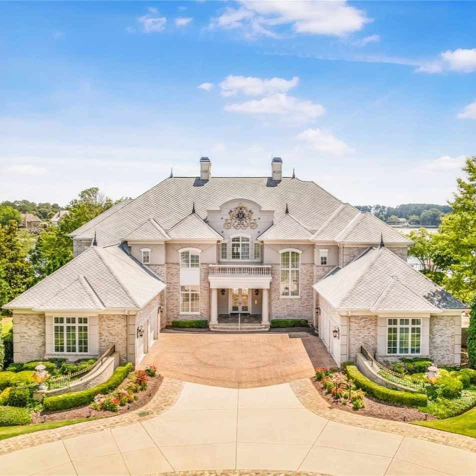 Cover Image for NASCAR’s Kevin Harvick $7M Iconic Lake Norman Home