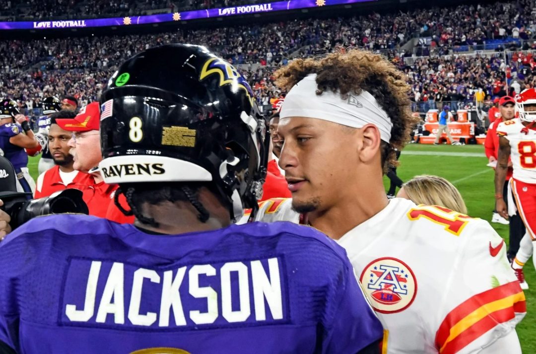 Cover Image for Revisiting Lamar Jackson and Kyler Murray Criticism, Patrick Mahomes Reveals Why He Stood Up for Fellow NFL QBs